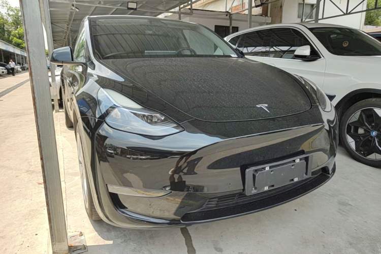 Used Tesla Model Y 2021 Standard Range Rear-Wheel Drive Version Front Right 45 Deg