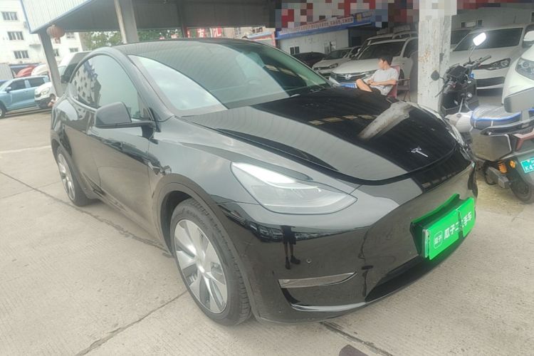 Used Tesla Model Y 2021 Standard Range Rear-Wheel Drive Version Front Right 45 Deg