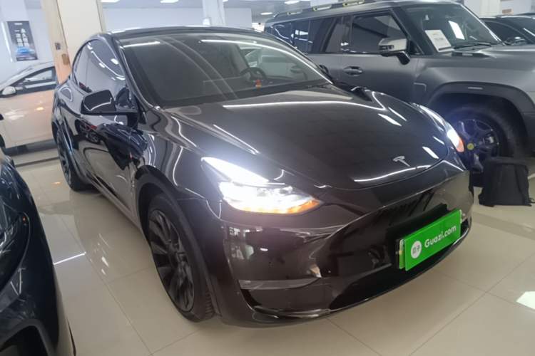 Used Tesla Model Y 2021 Standard Range Rear-Wheel Drive Version Front Right 45 Deg