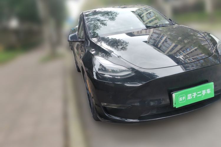 Used Tesla Model Y 2021 Standard Range Rear-Wheel Drive Version Front Right 45 Deg