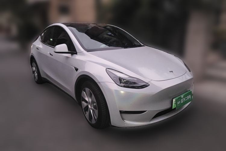 Used Tesla Model Y 2021 Standard Range Rear-Wheel Drive Version Front Right 45 Deg