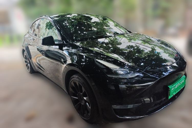 Used Tesla Model Y 2021 Standard Range Rear-Wheel Drive Version Front Right 45 Deg