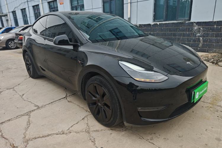 Used Tesla Model Y 2021 Standard Range Rear-Wheel Drive Version Front Right 45 Deg