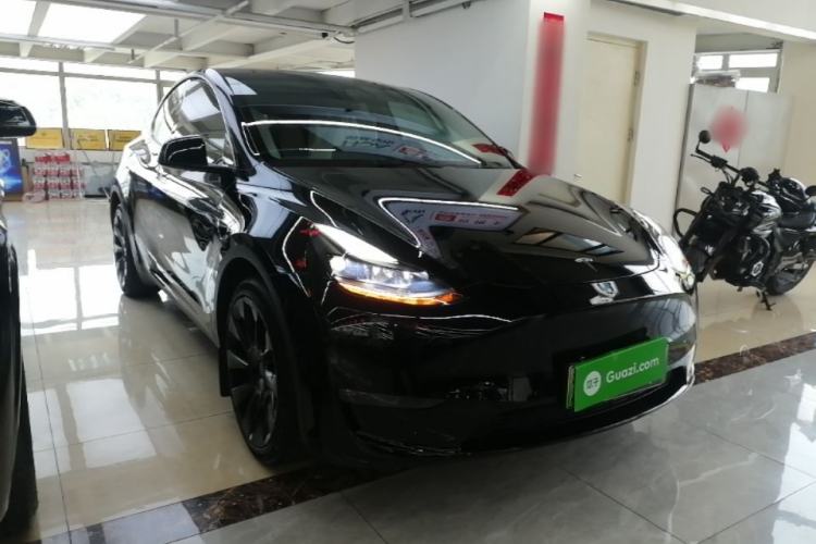 Used Tesla Model Y 2021 Long-Range All-Wheel-Drive Version 3D7 Front Right 45 Deg