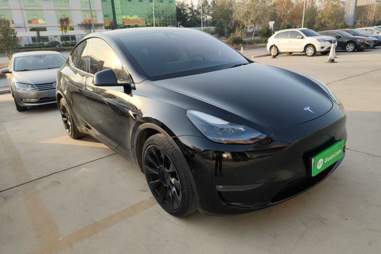 Used Tesla Model Y 2021 Long-Range All-Wheel-Drive Version Front Right 45 Deg