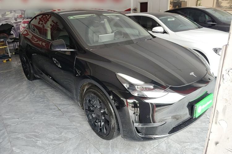 Used Tesla Model Y 2021 Long-Range All-Wheel-Drive Version 3D7 Front Right 45 Deg