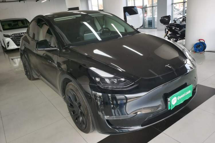 Used Tesla Model Y 2021 Standard Range Rear-Wheel Drive Version Front Right 45 Deg
