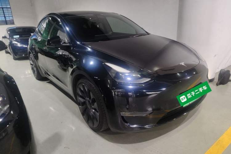 Used Tesla Model Y 2021 Performance High-Performance All-Wheel-Drive Version Front Right 45 Deg