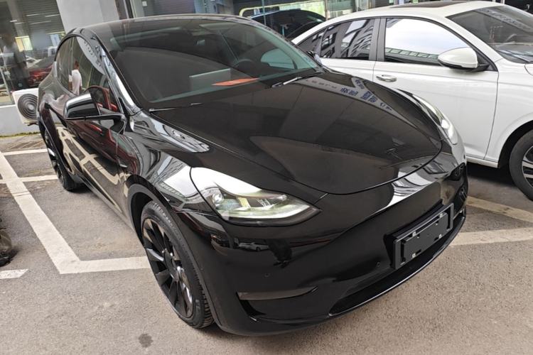 Used Tesla Model Y 2021 Standard Range Rear-Wheel Drive Version Front Right 45 Deg