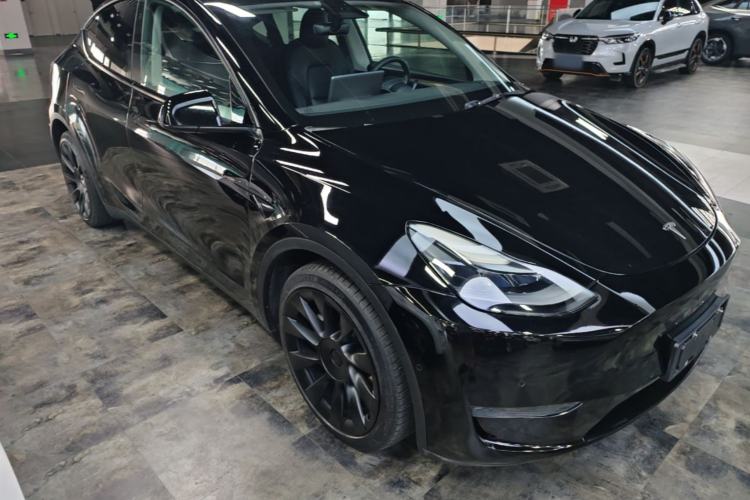 Used Tesla Model Y 2021 Long-Range All-Wheel-Drive Version 3D7 Front Right 45 Deg