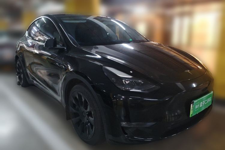 Used Tesla Model Y 2021 Standard Range Rear-Wheel Drive Version Front Right 45 Deg