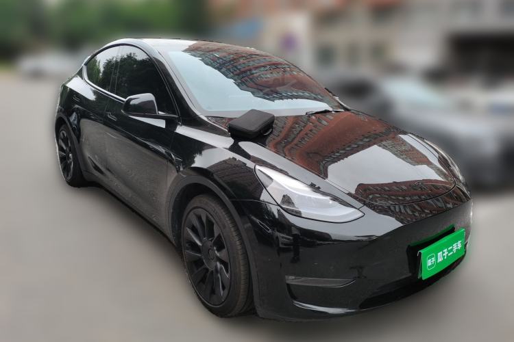 Used Tesla Model Y 2021 Standard Range Rear-Wheel Drive Version Front Right 45 Deg