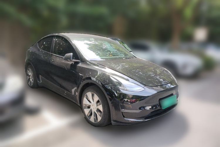 Used Tesla Model Y 2021 Long-Range All-Wheel-Drive Version Front Right 45 Deg