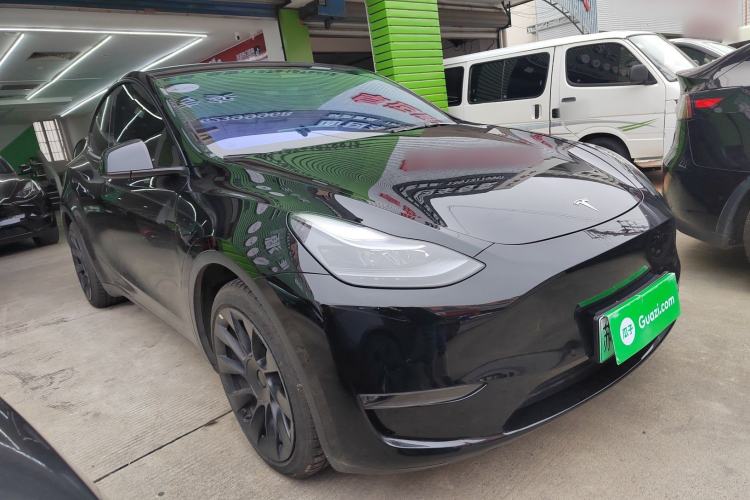 Used Tesla Model Y 2021 Standard Range Rear-Wheel Drive Version Front Right 45 Deg