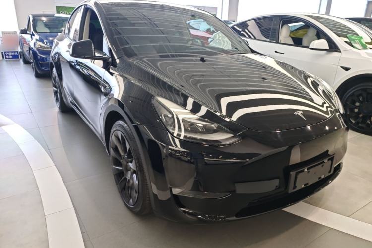 Used Tesla Model Y 2021 Standard Range Rear-Wheel Drive Version Front Right 45 Deg
