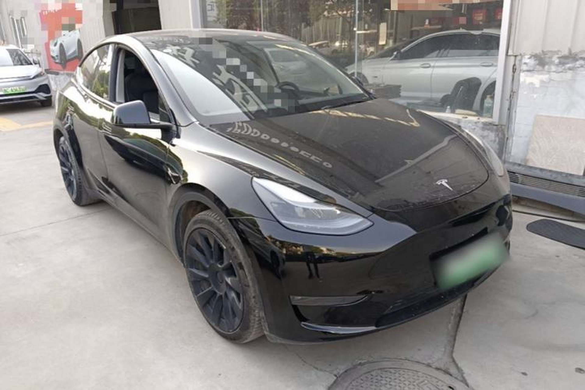 Used Tesla Model Y 2021 Standard Range Rear-Wheel Drive Version Front Right 45 Deg