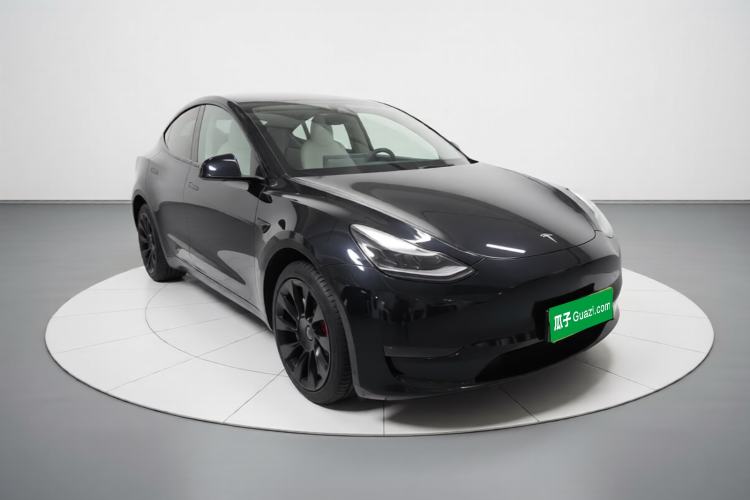 Used Tesla Model Y 2021 Long-Range All-Wheel-Drive Version 3D7 Front Right 45 Deg