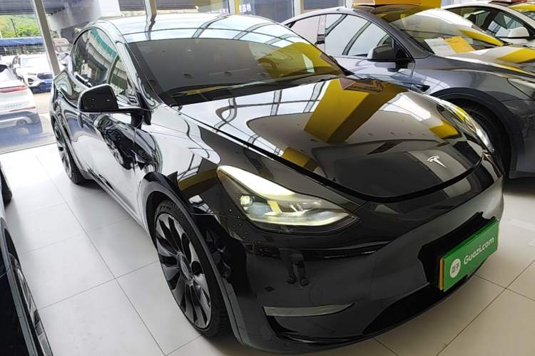 Used Tesla Model Y 2021 Performance High-Performance All-Wheel-Drive Version Front Right 45 Deg