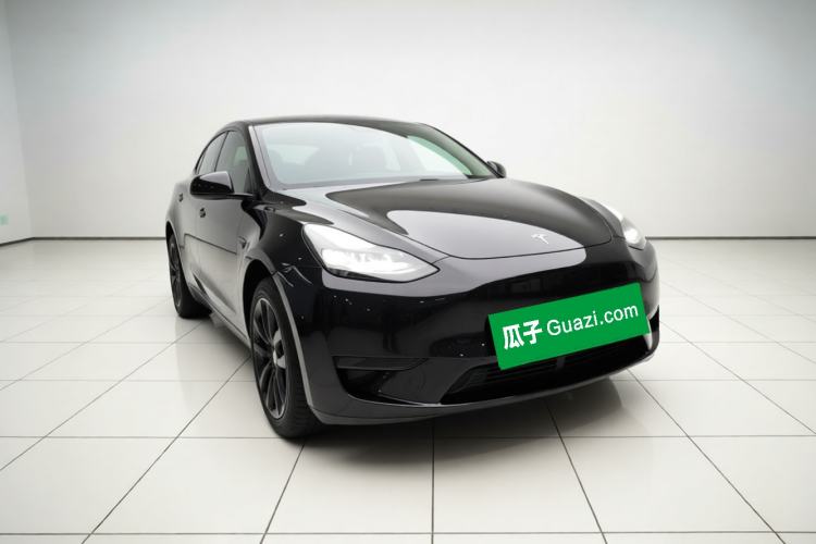 Used Tesla Model Y 2021 Long-Range All-Wheel-Drive Version Front Right 45 Deg