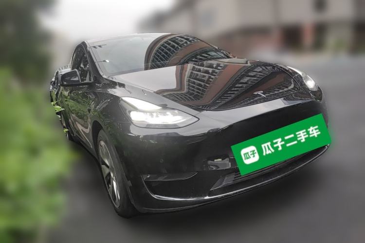 Used Tesla Model Y 2021 Long-Range All-Wheel-Drive Version Front Right 45 Deg