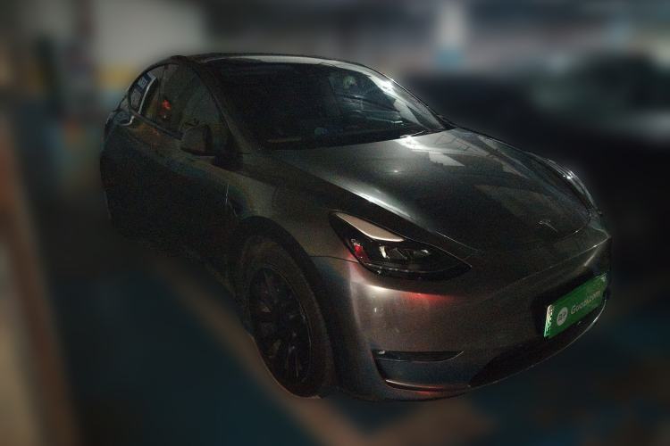 Used Tesla Model Y 2021 Long-Range All-Wheel-Drive Version Front Right 45 Deg
