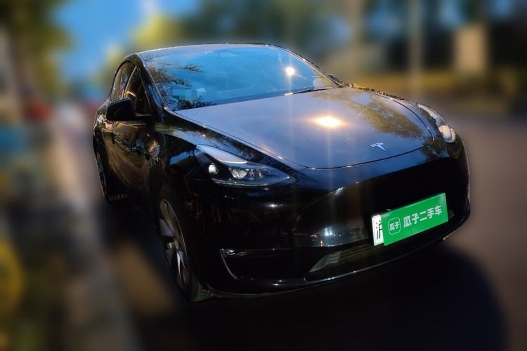 Used Tesla Model Y 2021 Standard Range Rear-Wheel Drive Version Front Right 45 Deg