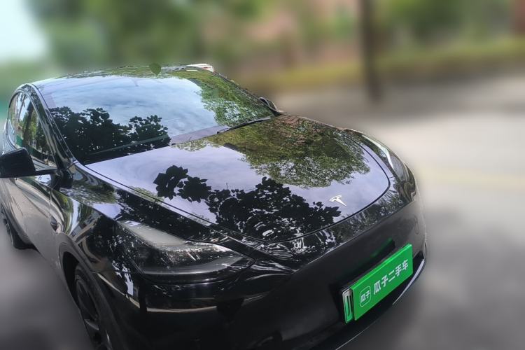 Used Tesla Model Y 2021 Standard Range Rear-Wheel Drive Version Front Right 45 Deg