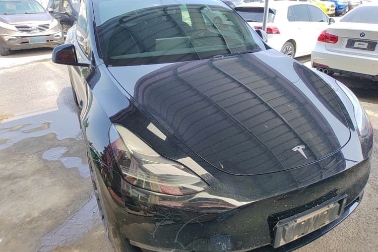 Used Tesla Model Y 2021 Standard Range Rear-Wheel Drive Version Front Right 45 Deg