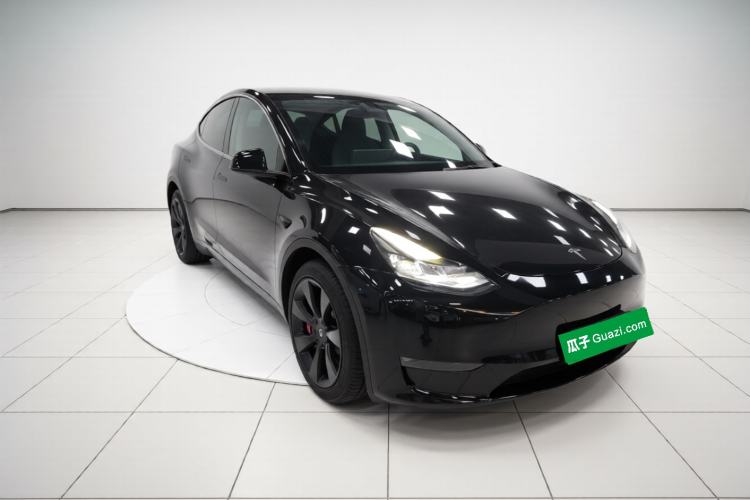 Used Tesla Model Y 2021 Long-Range All-Wheel-Drive Version 3D7 Front Right 45 Deg