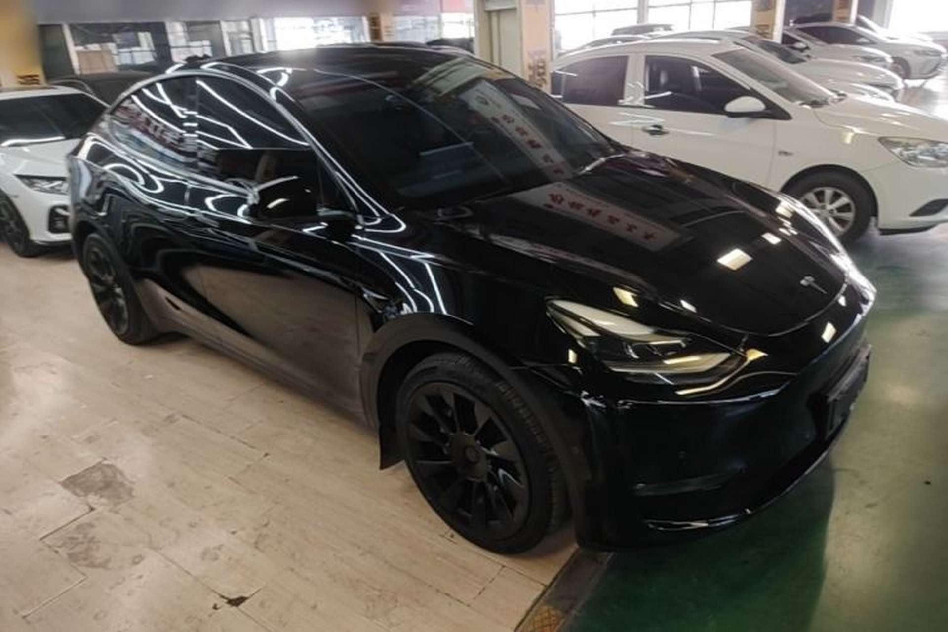 Used Tesla Model Y 2021 Standard Range Rear-Wheel Drive Version Front Right 45 Deg