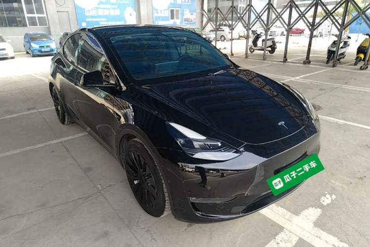 Used Tesla Model Y 2021 Standard Range Rear-Wheel Drive Version Front Right 45 Deg