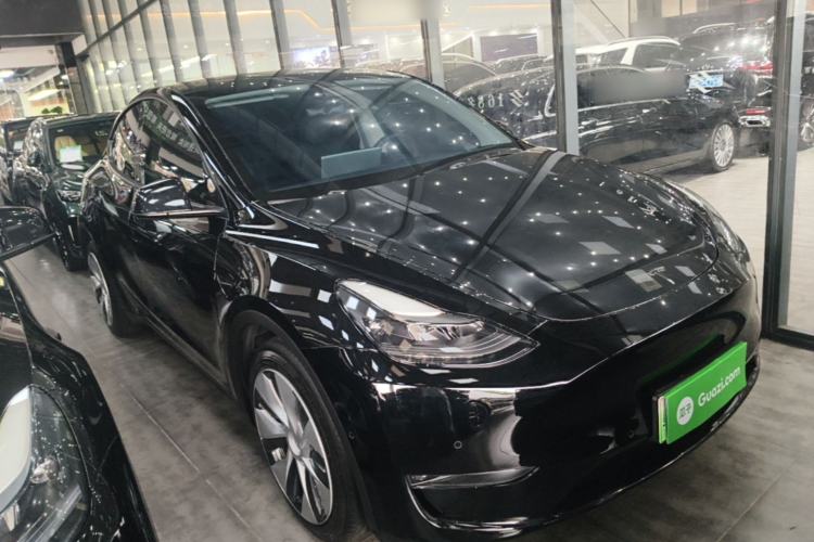 Used Tesla Model Y 2021 Standard Range Rear-Wheel Drive Version Front Right 45 Deg