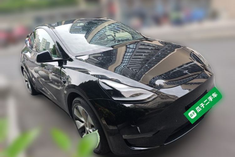 Used Tesla Model Y 2021 Standard Range Rear-Wheel Drive Version Front Right 45 Deg