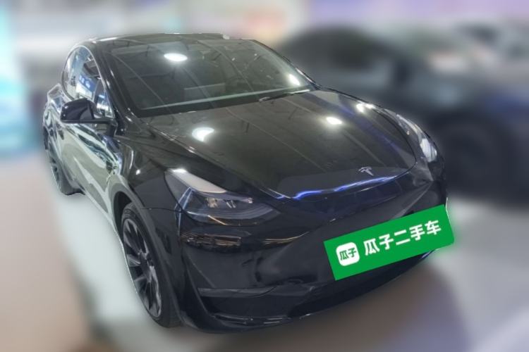 Used Tesla Model Y 2021 Long-Range All-Wheel-Drive Version Front Right 45 Deg