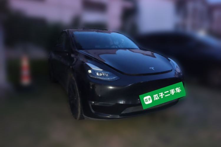 Used Tesla Model Y 2021 Standard Range Rear-Wheel Drive Version Front Right 45 Deg