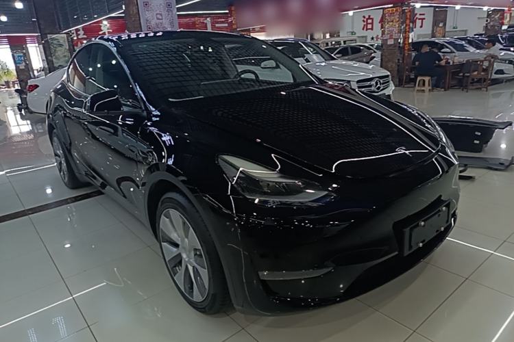 Used Tesla Model Y 2021 Standard Range Rear-Wheel Drive Version Front Right 45 Deg