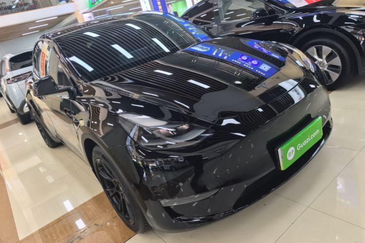 Used Tesla Model Y 2021 Standard Range Rear-Wheel Drive Version Front Right 45 Deg