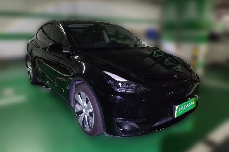 Used Tesla Model Y 2021 Standard Range Rear-Wheel Drive Version Front Right 45 Deg