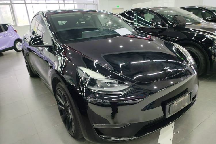 Used Tesla Model Y 2021 Standard Range Rear-Wheel Drive Version Front Right 45 Deg