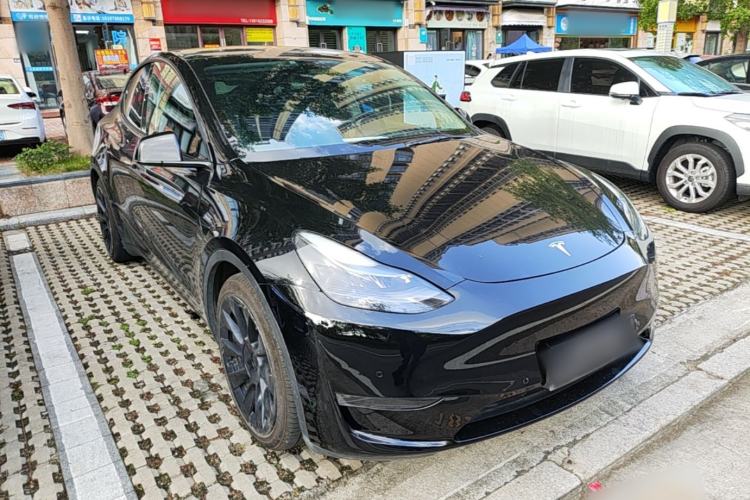 Used Tesla Model Y 2021 Standard Range Rear-Wheel Drive Version Front Right 45 Deg