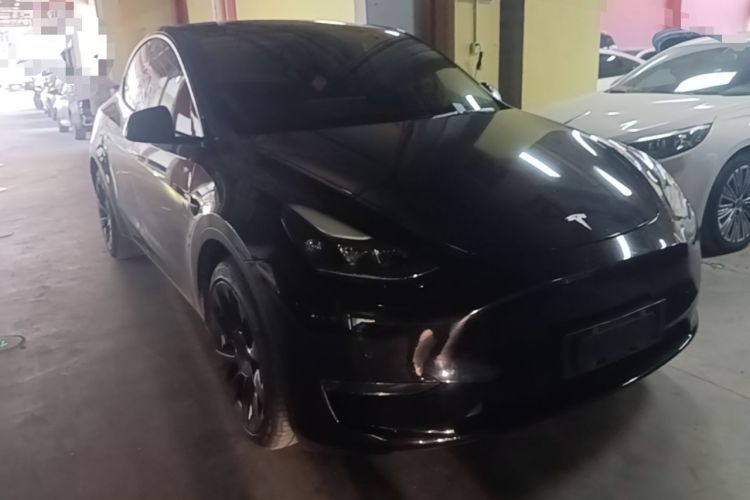 Used Tesla Model Y 2021 Long-Range All-Wheel-Drive Version 3D7 Front Right 45 Deg