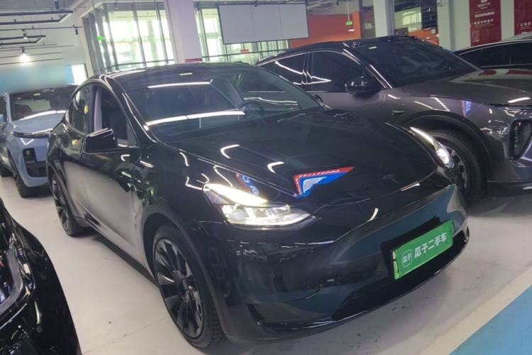 Used Tesla Model Y 2021 Long-Range All-Wheel-Drive Version 3D7 Front Right 45 Deg