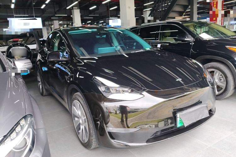 Used Tesla Model Y 2021 Long-Range All-Wheel-Drive Version 3D7 Front Right 45 Deg