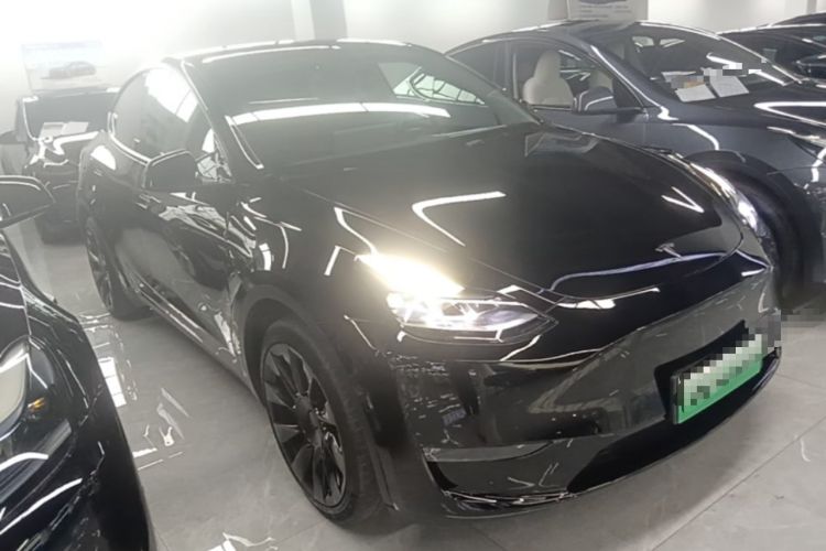 Used Tesla Model Y 2021 Standard Range Rear-Wheel Drive Version Front Right 45 Deg