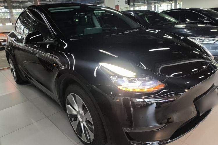 Used Tesla Model Y 2021 Revised Version 2 Long-Range All-Wheel-Drive Edition Front Right 45 Deg