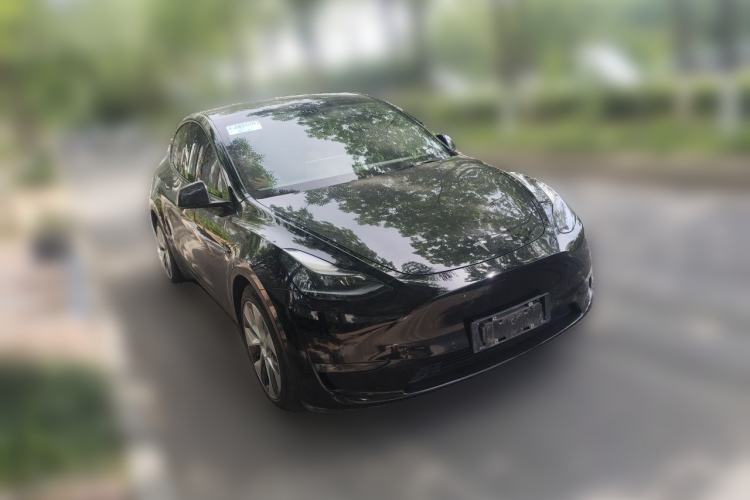 Used Tesla Model Y 2021 Standard Range Rear-Wheel Drive Version Front Right 45 Deg