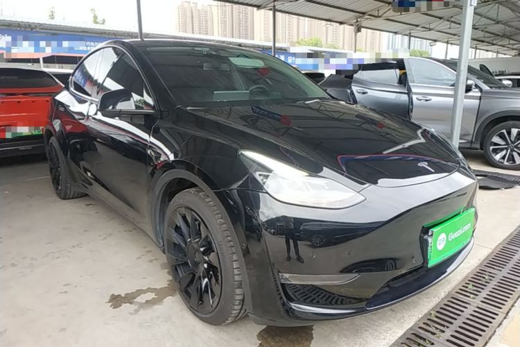 Used Tesla Model Y 2021 Standard Range Rear-Wheel Drive Version Front Right 45 Deg