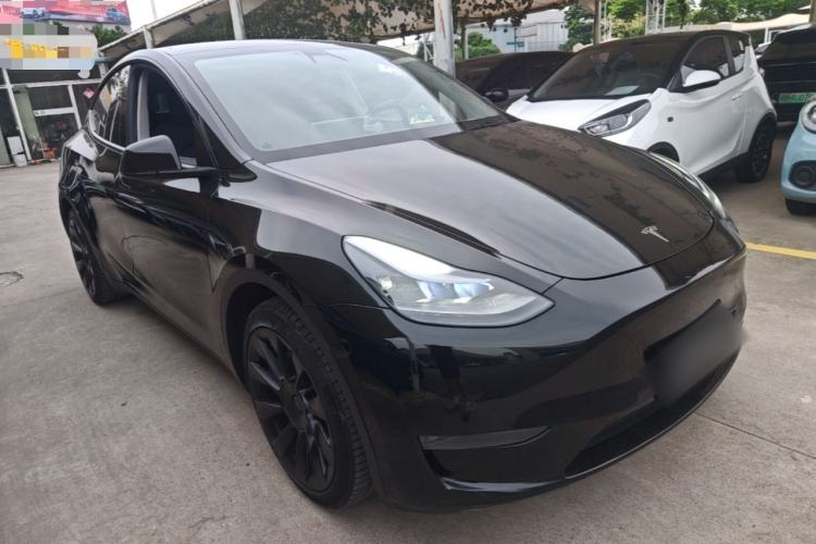Used Tesla Model Y 2021 Standard Range Rear-Wheel Drive Version Front Right 45 Deg