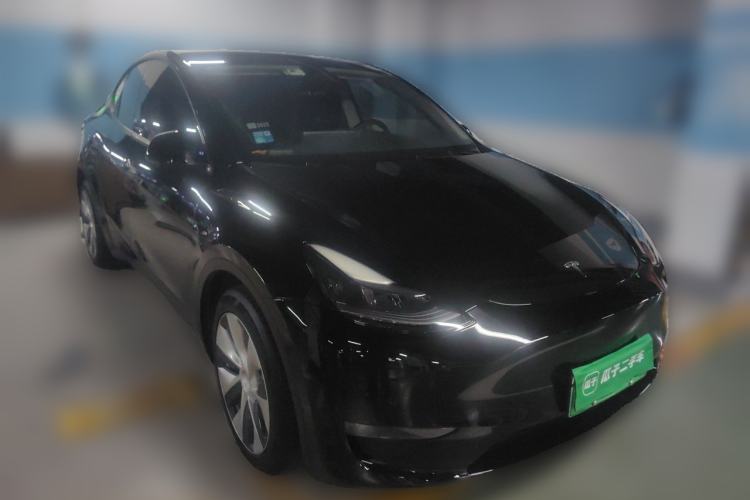 Used Tesla Model Y 2021 Long-Range All-Wheel-Drive Version Front Right 45 Deg