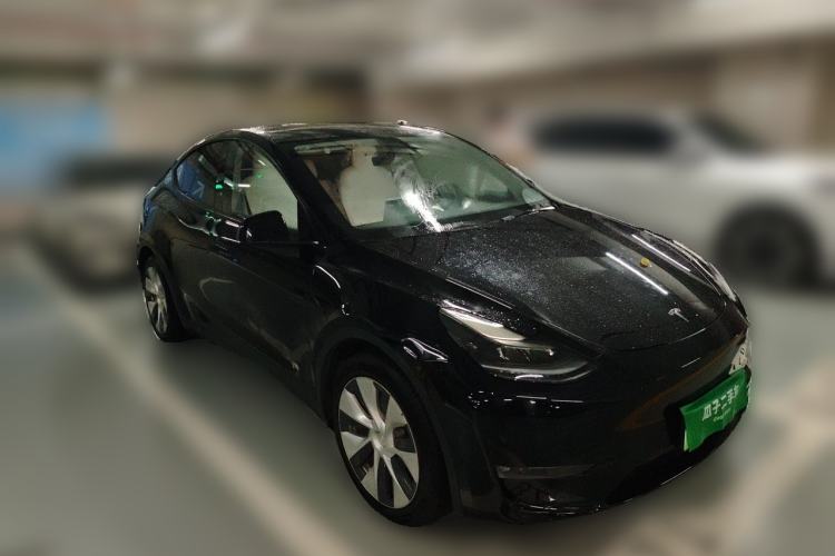 Used Tesla Model Y 2021 Long-Range All-Wheel-Drive Version Front Right 45 Deg